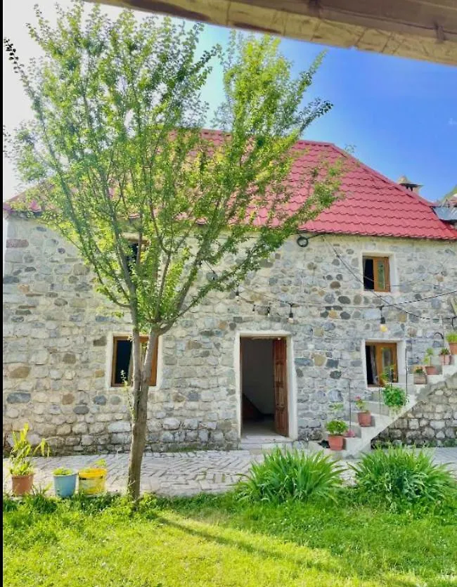 Bujtina Lokthi Hotel Theth