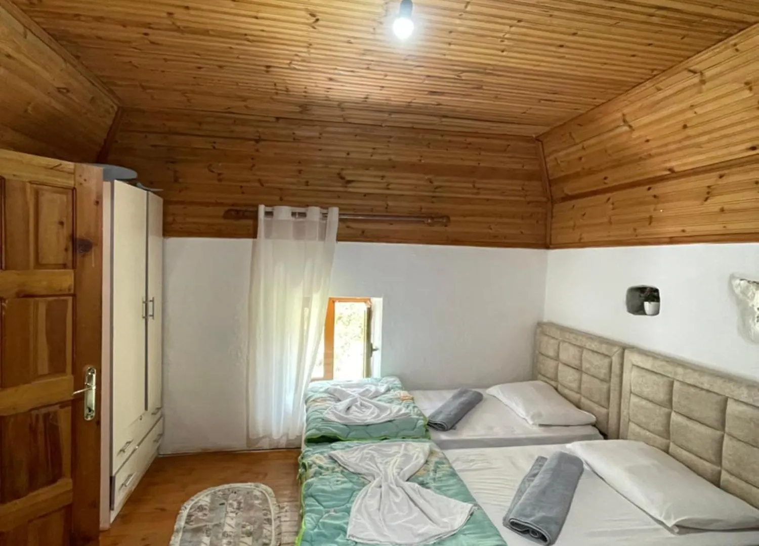 Bujtina Lokthi Hotel Theth 0*,  Albanien
